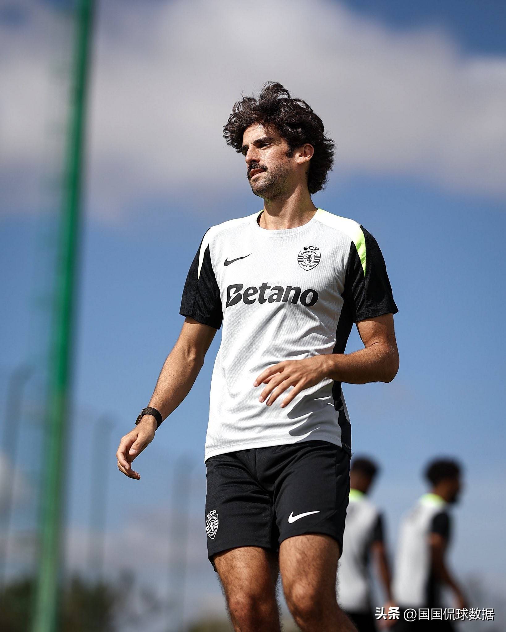 KAIYUN SPORTS里昂迎葡超关键赛，冲刺阶段单刀错失，更衣室稳定，训练强度明显提升(盟军敢死队1秘籍代码大全)